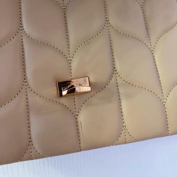 MICHAEL KORS beige padded leather clutch/shoulder bag with strap - Picture 6 of 12